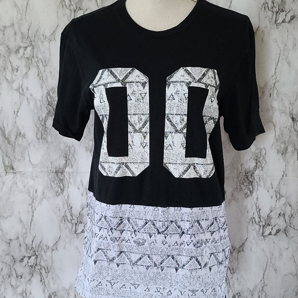 On the byas aztec tee size small